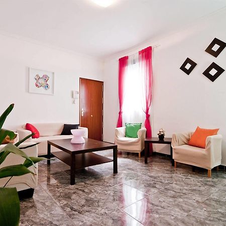 Apartamentos Aqui Me Quedo Madrid Kültér fotó