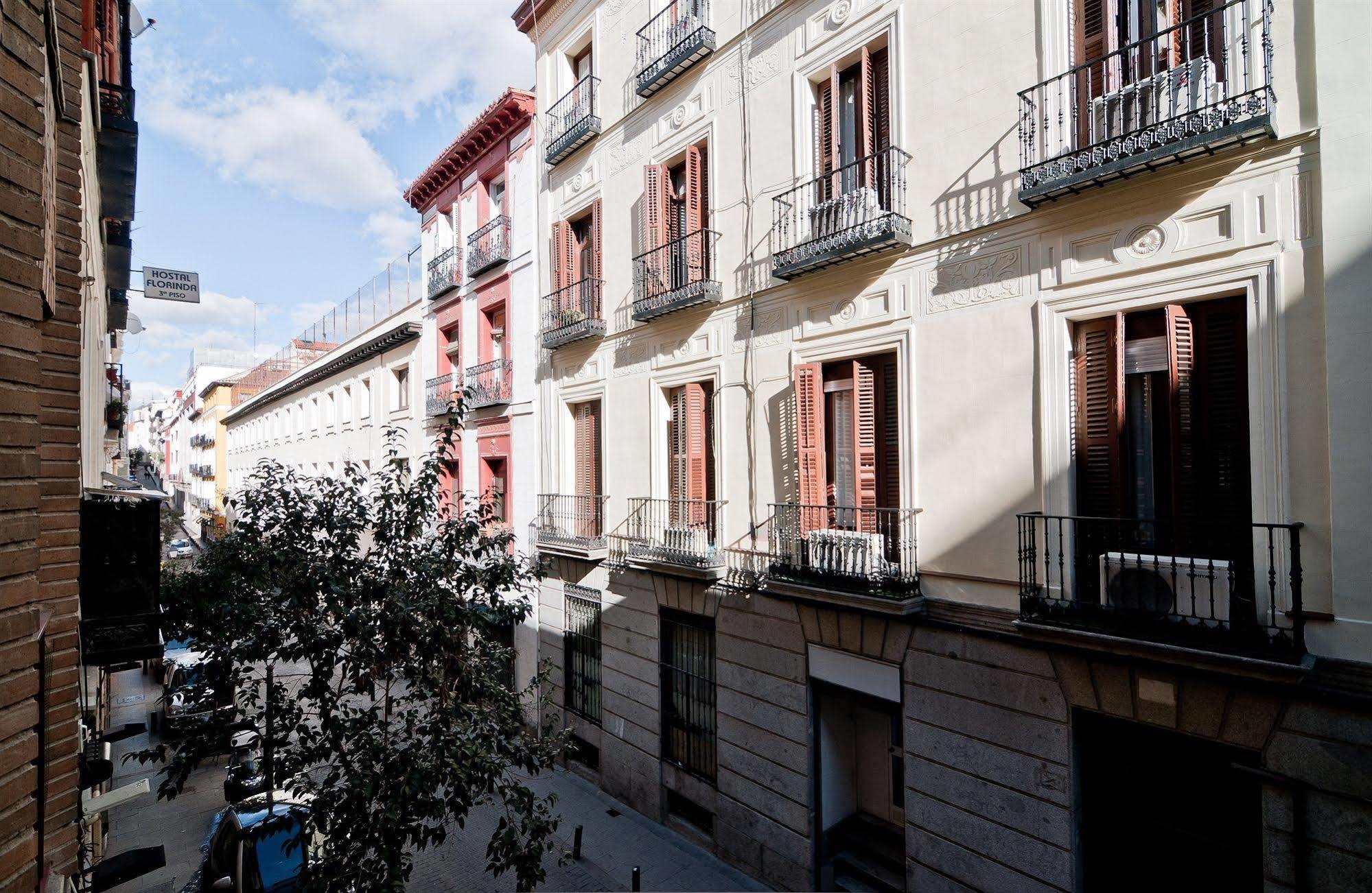 Apartamentos Aqui Me Quedo Madrid Kültér fotó