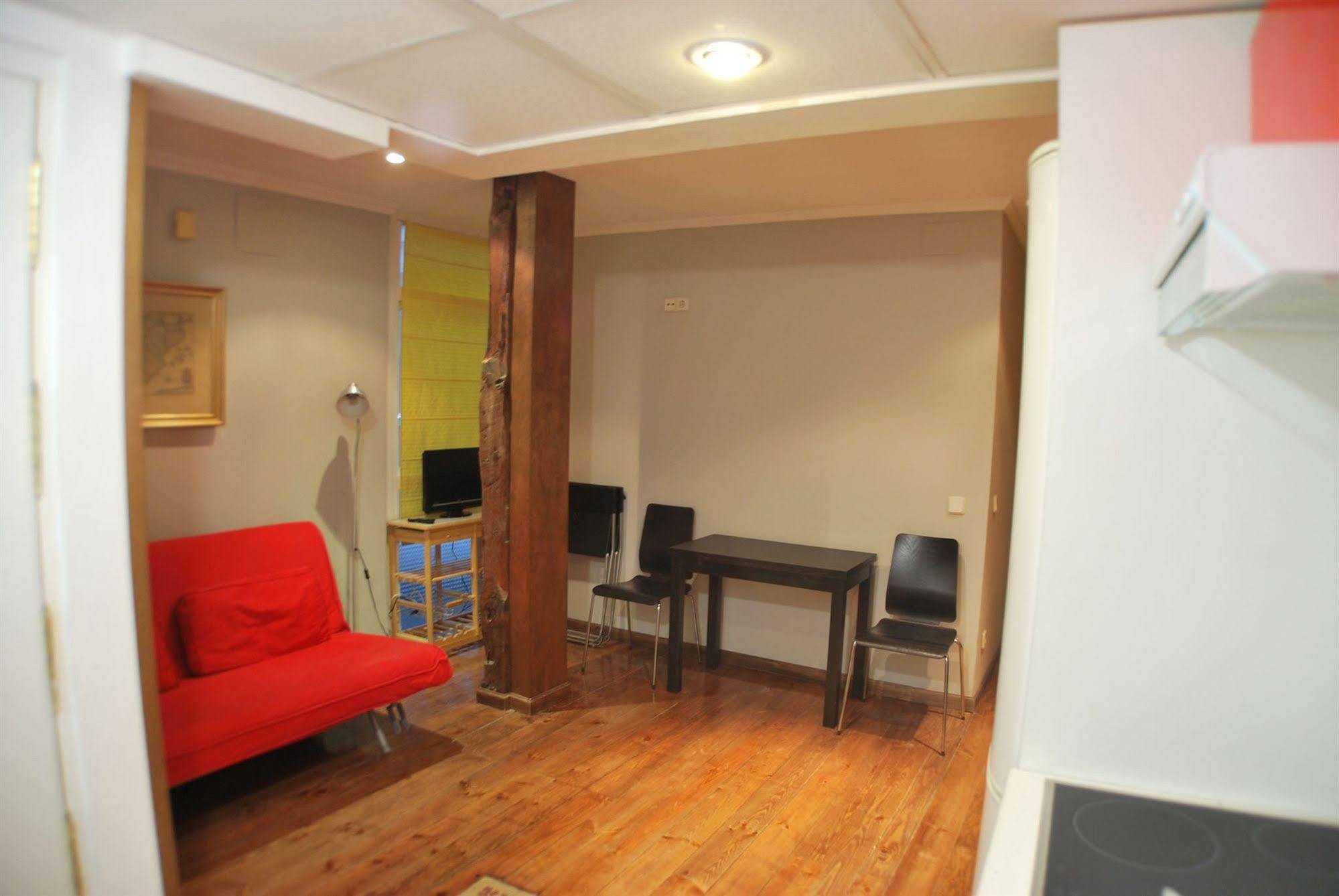 Apartamentos Aqui Me Quedo Madrid Kültér fotó