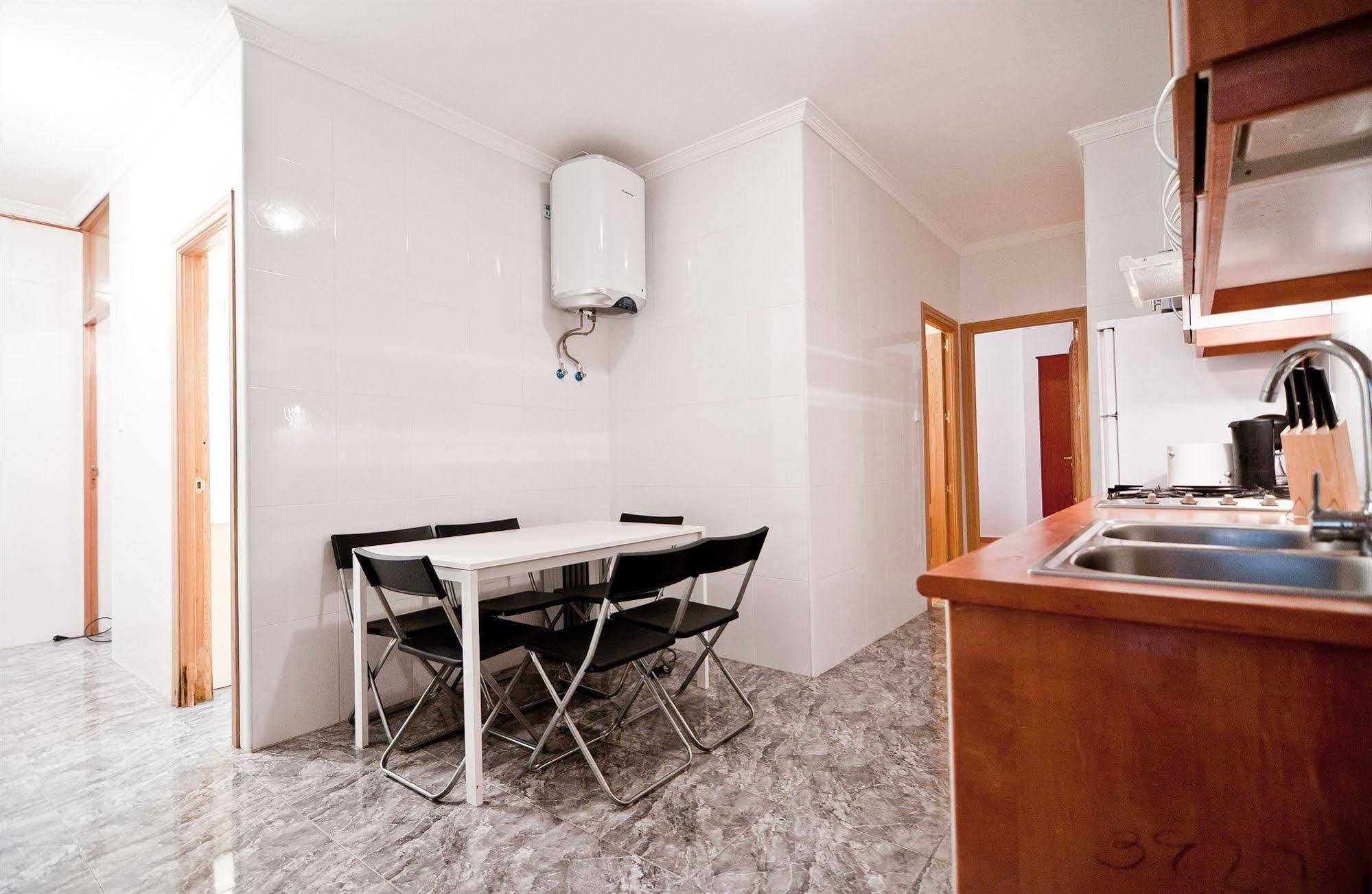 Apartamentos Aqui Me Quedo Madrid Kültér fotó