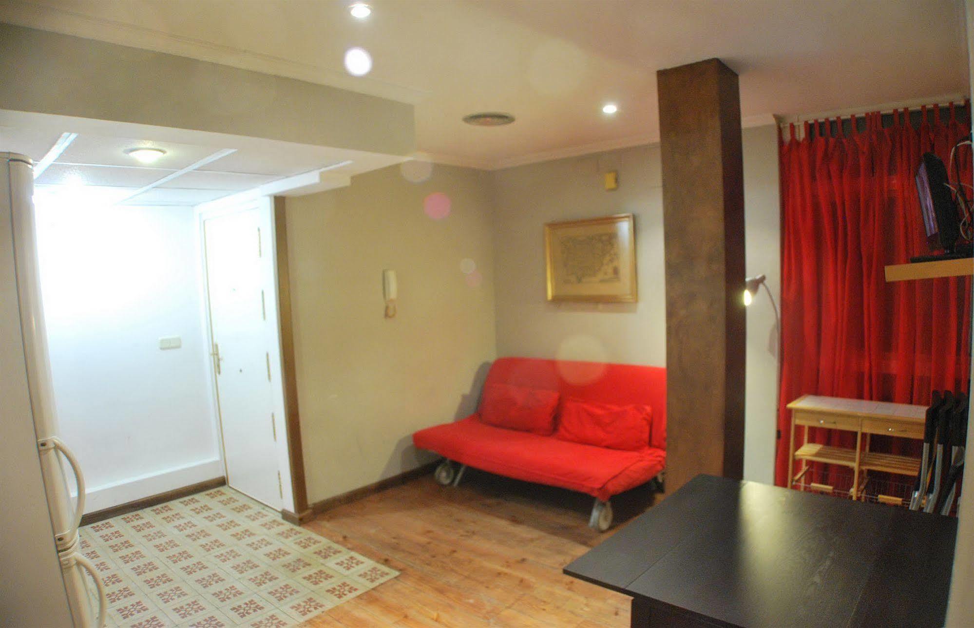 Apartamentos Aqui Me Quedo Madrid Kültér fotó