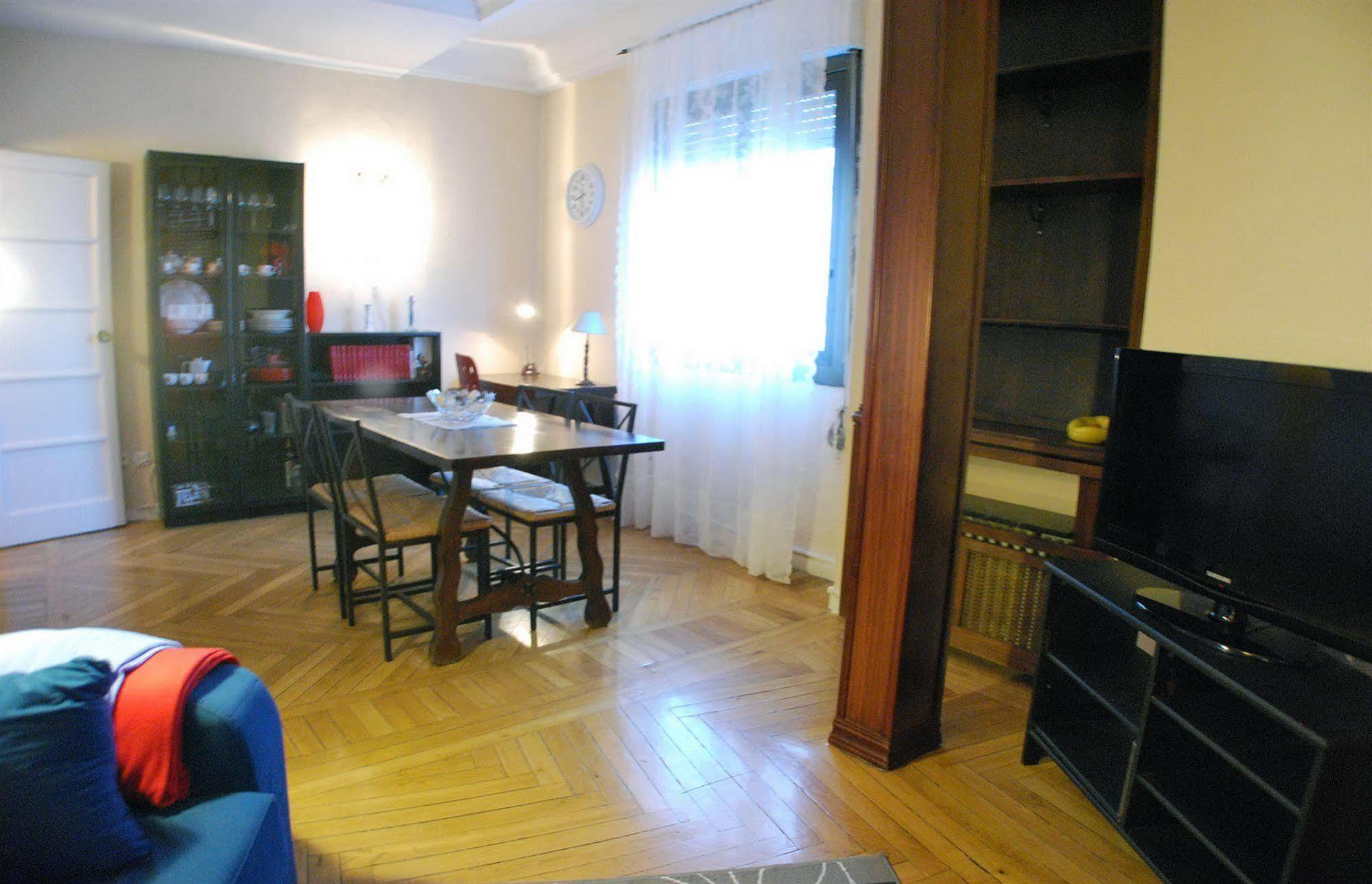 Apartamentos Aqui Me Quedo Madrid Kültér fotó
