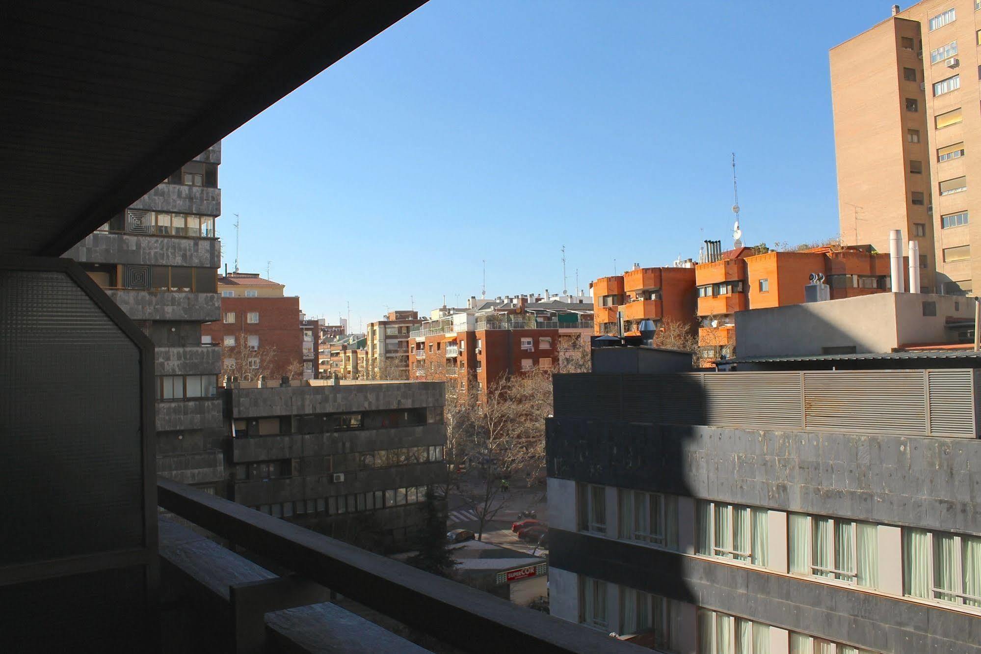 Apartamentos Aqui Me Quedo Madrid Kültér fotó